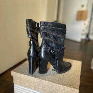Leather Guess ankle boots